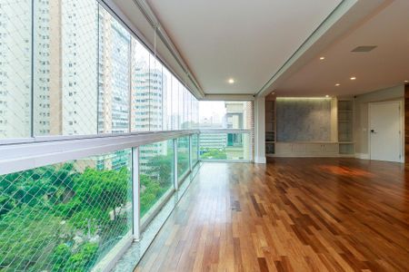 Apartamento à venda com 169m², 3 quartos e 3 vagasVaranda da Sala 1