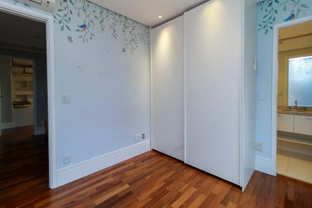 Apartamento à venda com 169m², 3 quartos e 3 vagasSuíte 2