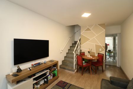 Casa de condomínio para alugar com 82m², 3 quartos e 1 vagaSala