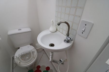 Casa de condomínio para alugar com 82m², 3 quartos e 1 vagaLavabo