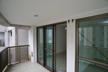 Apartamento à venda com 132m², 4 quartos e 3 vagasVaranda