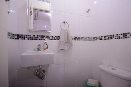 Casa à venda com 150m², 3 quartos e 2 vagas Casa à venda com 150m², 3 quartos e 2 vagasLavabo