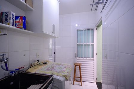 Casa à venda com 150m², 3 quartos e 2 vagas Casa à venda com 150m², 3 quartos e 2 vagasÁrea de Serviço