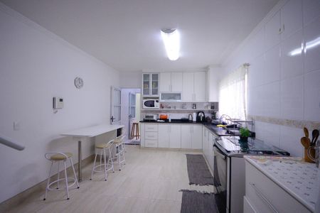 Casa à venda com 150m², 3 quartos e 2 vagas Casa à venda com 150m², 3 quartos e 2 vagasCozinha