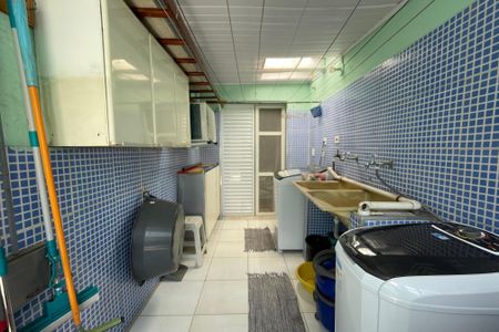 Casa à venda com 118m², 3 quartos e 1 vagaLavanderia