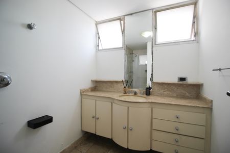 Apartamento para alugar com 103m², 3 quartos e 1 vagaBanheiro social