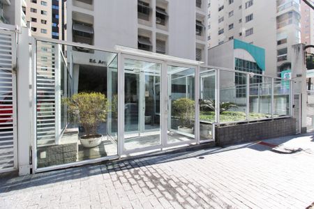 Apartamento para alugar com 103m², 3 quartos e 1 vagaFachada