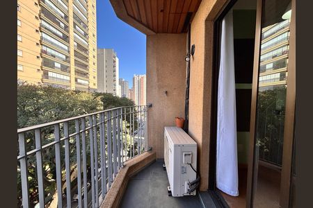 Apartamento à venda com 63m², 2 quartos e 1 vaga Apartamento à venda com 63m², 2 quartos e 1 vagaVaranda