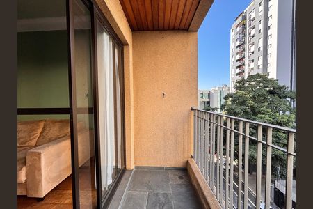 Apartamento à venda com 63m², 2 quartos e 1 vaga Apartamento à venda com 63m², 2 quartos e 1 vagaVaranda