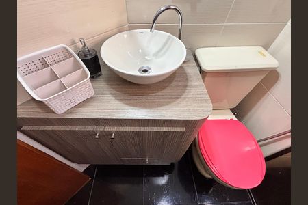 Apartamento à venda com 63m², 2 quartos e 1 vaga Apartamento à venda com 63m², 2 quartos e 1 vagaBanheiro Social