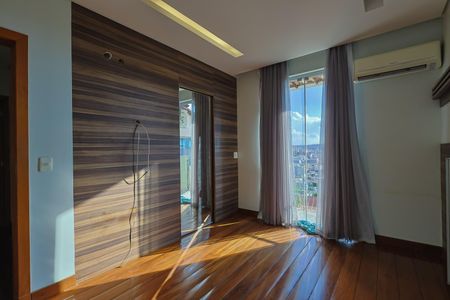 Casa à venda com 400m², 3 quartos e 3 vagas Casa à venda com 400m², 3 quartos e 3 vagasQuarto 2 - Suíte