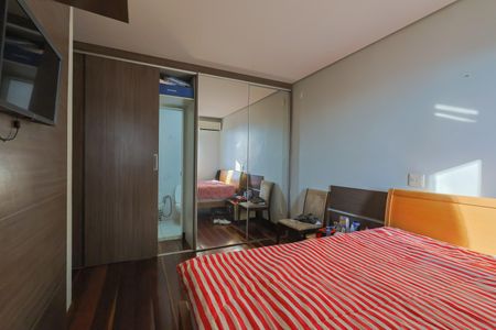 Casa à venda com 400m², 3 quartos e 3 vagas Casa à venda com 400m², 3 quartos e 3 vagasQuarto 3 - Suíte