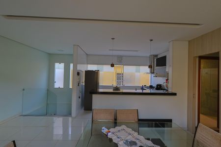 Casa à venda com 400m², 3 quartos e 3 vagas Casa à venda com 400m², 3 quartos e 3 vagasCozinha