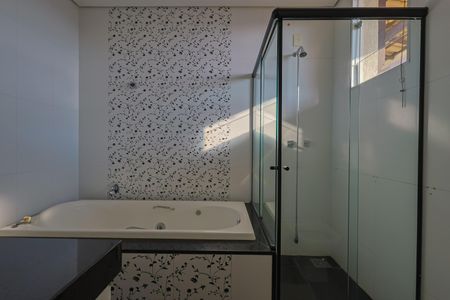 Casa à venda com 400m², 3 quartos e 3 vagas Casa à venda com 400m², 3 quartos e 3 vagasBanheiro da Suíte 1