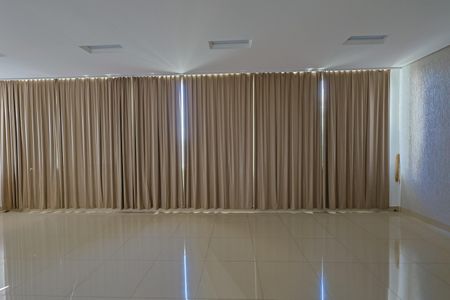 Casa à venda com 400m², 3 quartos e 3 vagas Casa à venda com 400m², 3 quartos e 3 vagasSala 2