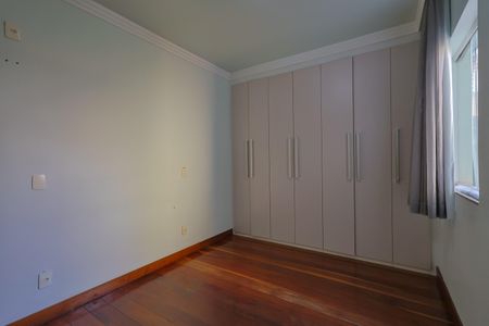 Casa à venda com 400m², 3 quartos e 3 vagas Casa à venda com 400m², 3 quartos e 3 vagasQuarto 1