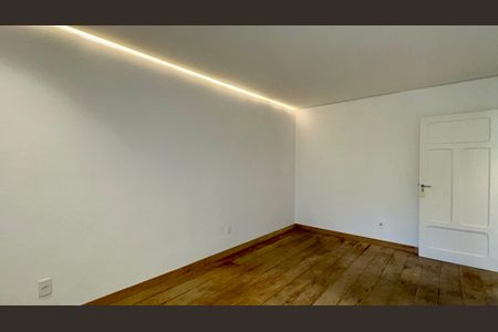 Apartamento à venda com 80m², 2 quartos e 1 vaga Apartamento à venda com 80m², 2 quartos e 1 vagaSuite