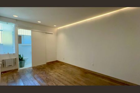 Apartamento à venda com 80m², 2 quartos e 1 vaga Apartamento à venda com 80m², 2 quartos e 1 vagaSuite