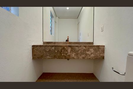 Apartamento à venda com 80m², 2 quartos e 1 vaga Apartamento à venda com 80m², 2 quartos e 1 vagaLavabo