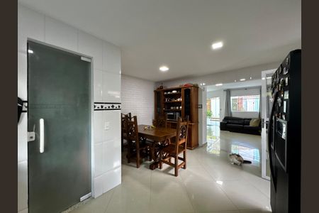 Casa de condomínio à venda com 220m², 4 quartos e 1 vagaCozinha