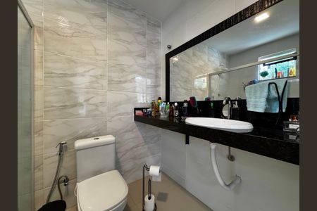 Casa de condomínio à venda com 220m², 4 quartos e 1 vagaSuíte 2 - Banheiro