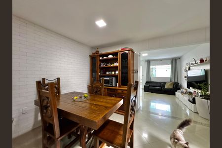 Casa de condomínio à venda com 220m², 4 quartos e 1 vagaCozinha