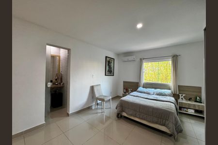 Casa de condomínio à venda com 220m², 4 quartos e 1 vagaSuíte 3