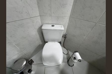 Casa de condomínio à venda com 220m², 4 quartos e 1 vagaBanheiro Social