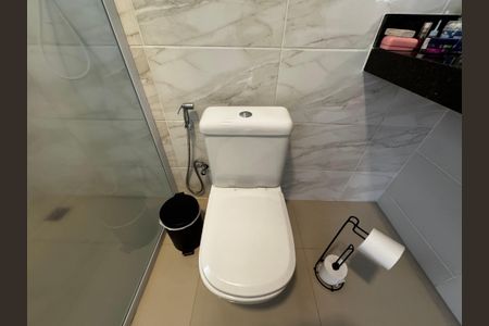 Casa de condomínio à venda com 220m², 4 quartos e 1 vagaSuíte 2 - Banheiro