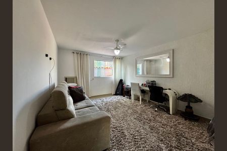 Casa de condomínio à venda com 220m², 4 quartos e 1 vagaQuarto