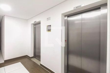 Apartamento para alugar com 37m², 1 quarto e sem vagaHall social