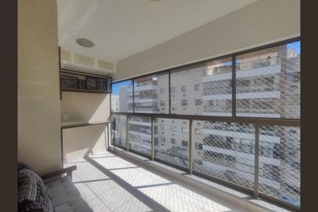 Apartamento à venda com 85m², 3 quartos e 1 vagaVaranda
