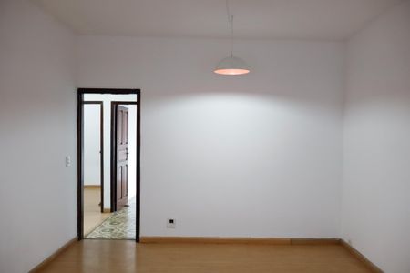 Casa à venda com 200m², 3 quartos e 1 vaga Casa à venda com 200m², 3 quartos e 1 vagaSala