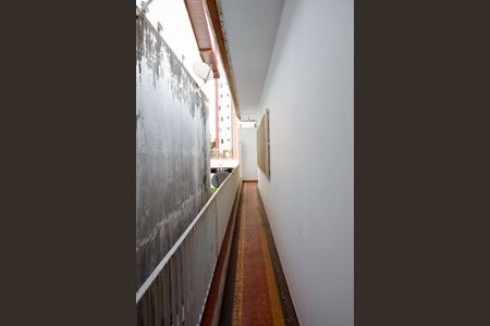 Casa à venda com 200m², 3 quartos e 1 vaga Casa à venda com 200m², 3 quartos e 1 vagaCorredor