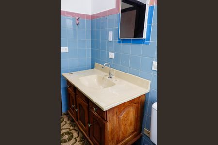 Casa à venda com 200m², 3 quartos e 1 vaga Casa à venda com 200m², 3 quartos e 1 vagaBanheiro