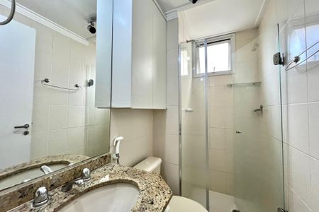 Apartamento à venda com 68m², 3 quartos e 1 vaga Apartamento à venda com 68m², 3 quartos e 1 vagaBanheiro da Suíte