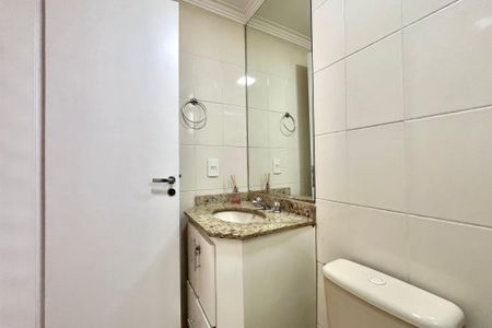 Apartamento à venda com 68m², 3 quartos e 1 vaga Apartamento à venda com 68m², 3 quartos e 1 vagaBanheiro Corredor