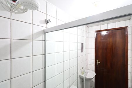 Banheiro  de apartamento para alugar com 1 quarto, 35m² em Água Branca, São Paulo