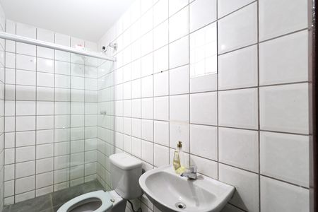Banheiro  de apartamento para alugar com 1 quarto, 35m² em Água Branca, São Paulo