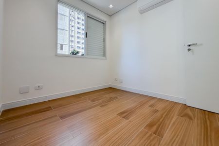 Apartamento para alugar com 77m², 3 quartos e 2 vagas Apartamento para alugar com 77m², 3 quartos e 2 vagasQuarto 1