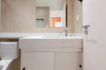 Apartamento para alugar com 77m², 3 quartos e 2 vagas Apartamento para alugar com 77m², 3 quartos e 2 vagasBanheiro da suíte