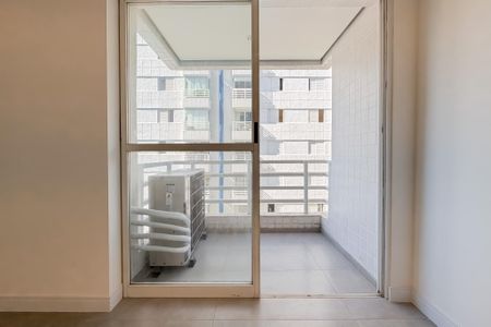 Varanda da sala de apartamento para alugar com 3 quartos, 77m² em Vila Mariana, São Paulo