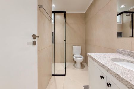 Apartamento para alugar com 77m², 3 quartos e 2 vagas Apartamento para alugar com 77m², 3 quartos e 2 vagasBanheiro social