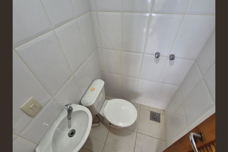 Apartamento para alugar com 300m², 3 quartos e 3 vagas Apartamento para alugar com 300m², 3 quartos e 3 vagasBanheiro de serviço