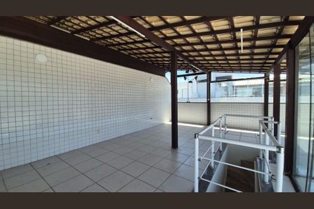 Apartamento para alugar com 300m², 3 quartos e 3 vagas Apartamento para alugar com 300m², 3 quartos e 3 vagasTerraço