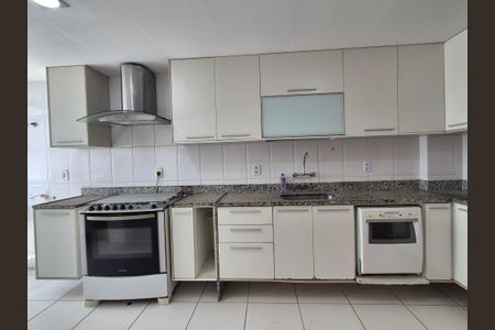 Apartamento para alugar com 300m², 3 quartos e 3 vagas Apartamento para alugar com 300m², 3 quartos e 3 vagasCozinha