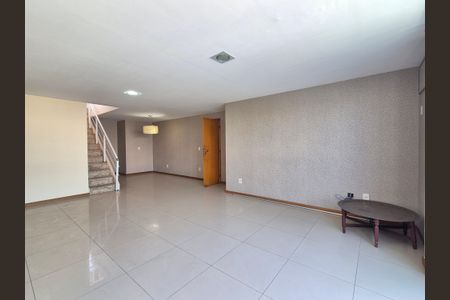 Apartamento para alugar com 300m², 3 quartos e 3 vagas Apartamento para alugar com 300m², 3 quartos e 3 vagasSala