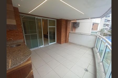 Varanda da sala de apartamento para alugar com 3 quartos, 133m² em Barra da Tijuca, Rio de Janeiro