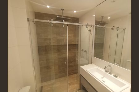 Banheiro social de apartamento para alugar com 3 quartos, 133m² em Barra da Tijuca, Rio de Janeiro