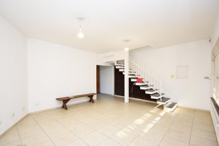 Casa para alugar com 4 quartos, 220m² em Sumaré, São Paulo